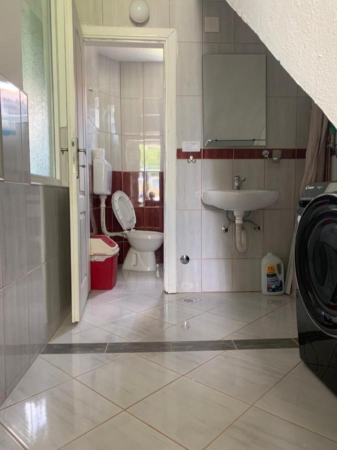 Rooms Lida & Friendly Home بلاف المظهر الخارجي الصورة