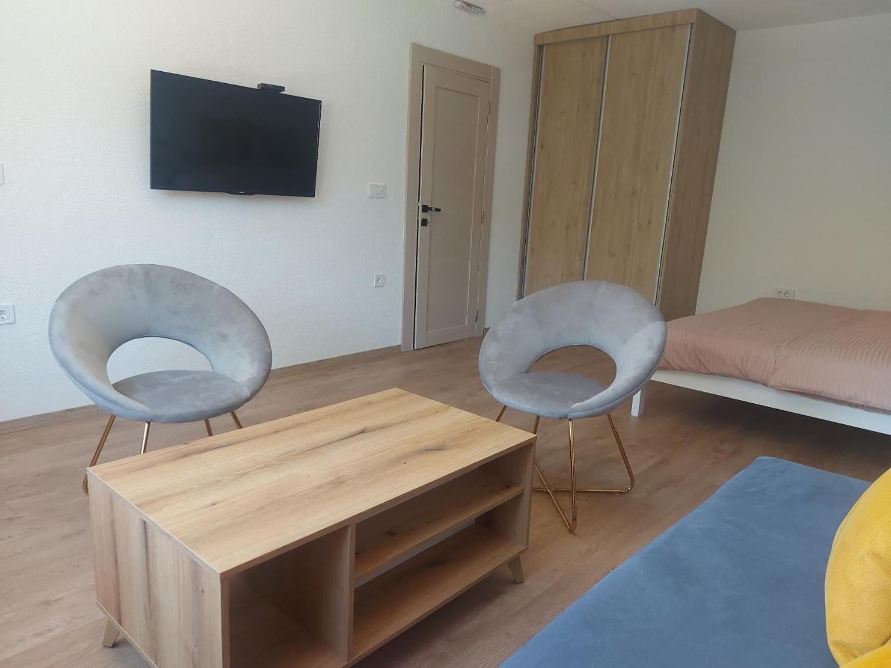 Rooms Lida & Friendly Home بلاف المظهر الخارجي الصورة