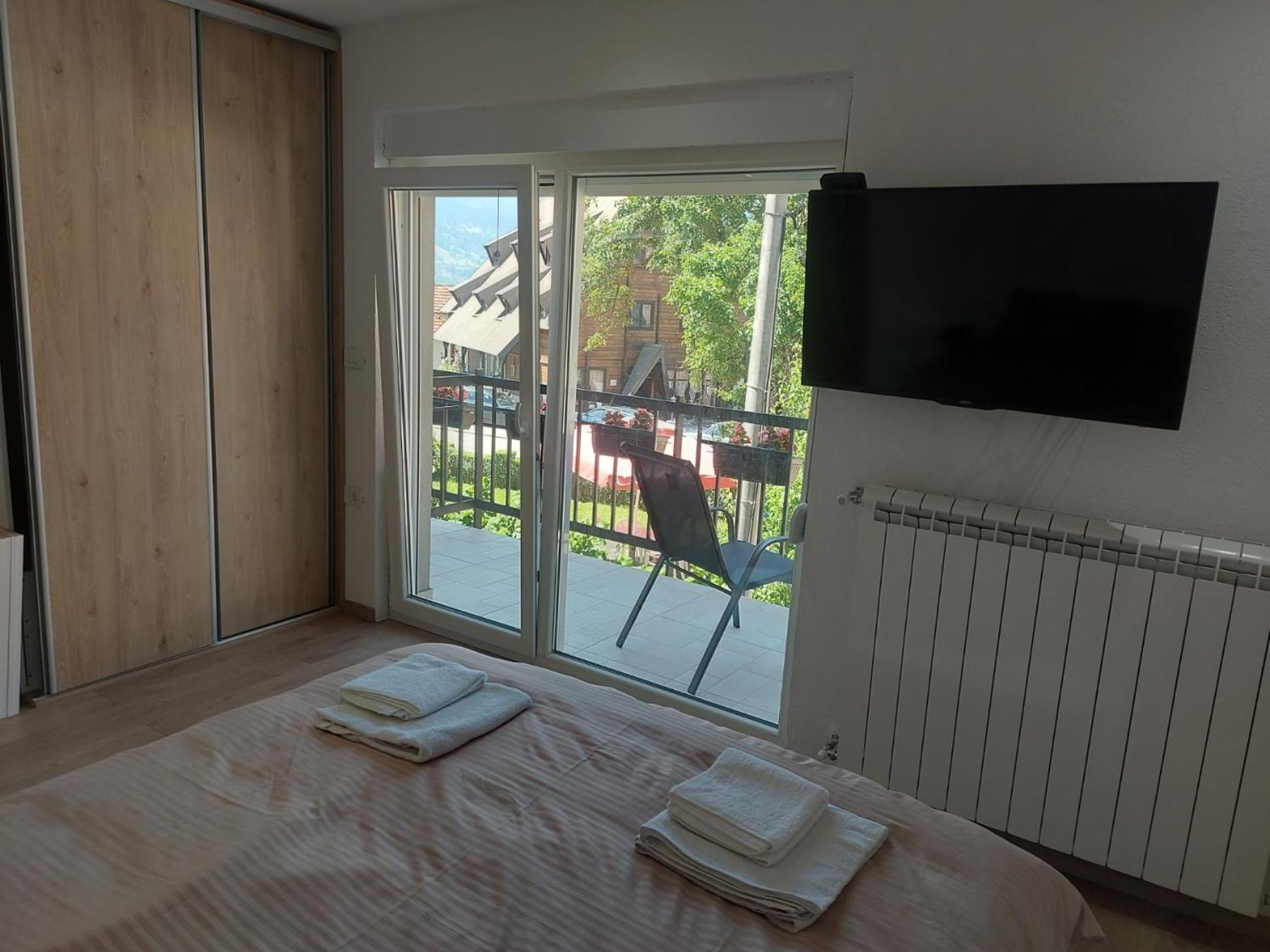 Rooms Lida & Friendly Home بلاف المظهر الخارجي الصورة