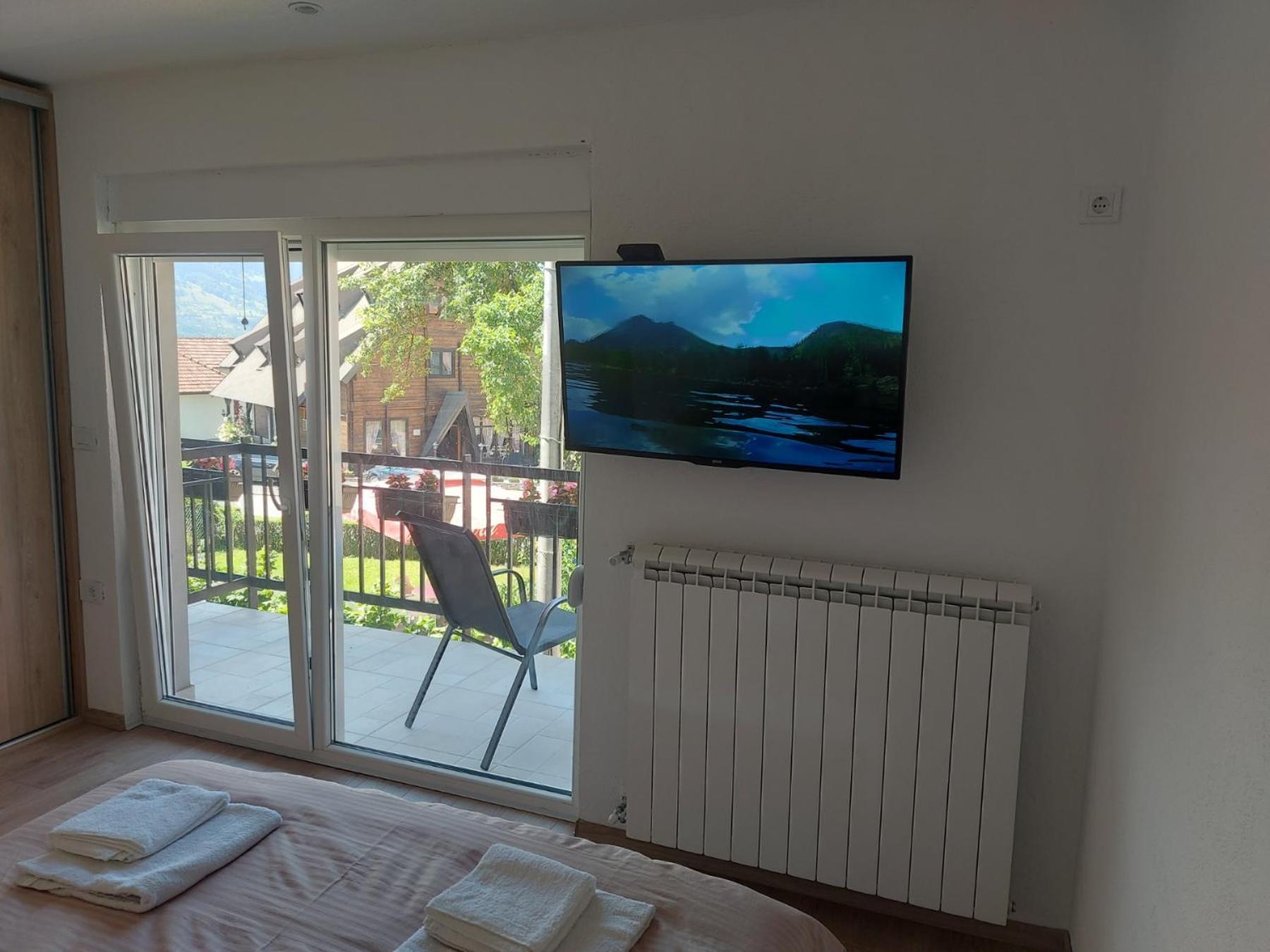 Rooms Lida & Friendly Home بلاف المظهر الخارجي الصورة