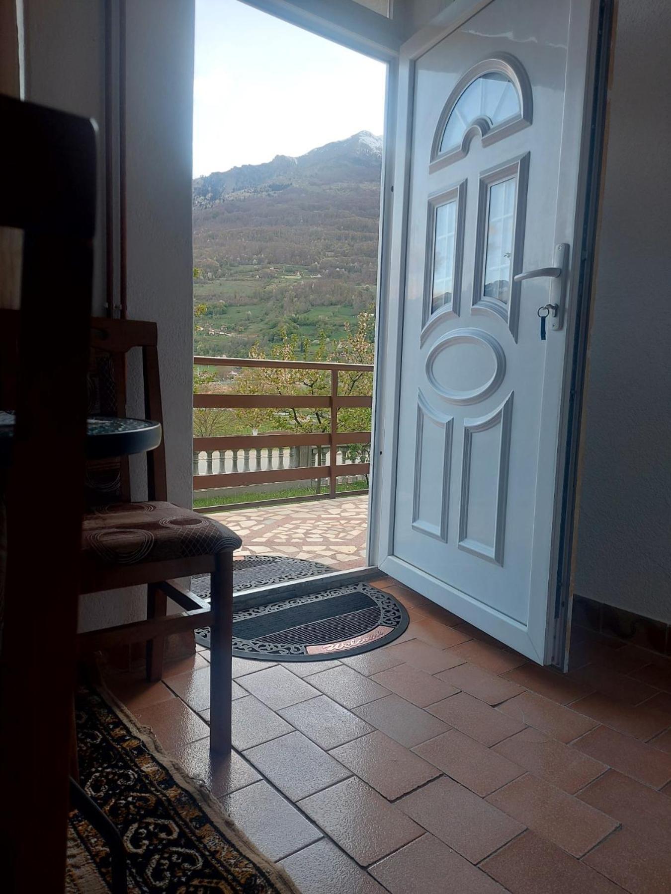 Rooms Lida & Friendly Home بلاف المظهر الخارجي الصورة