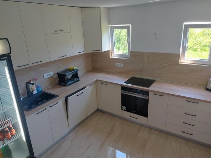 Rooms Lida & Friendly Home بلاف المظهر الخارجي الصورة