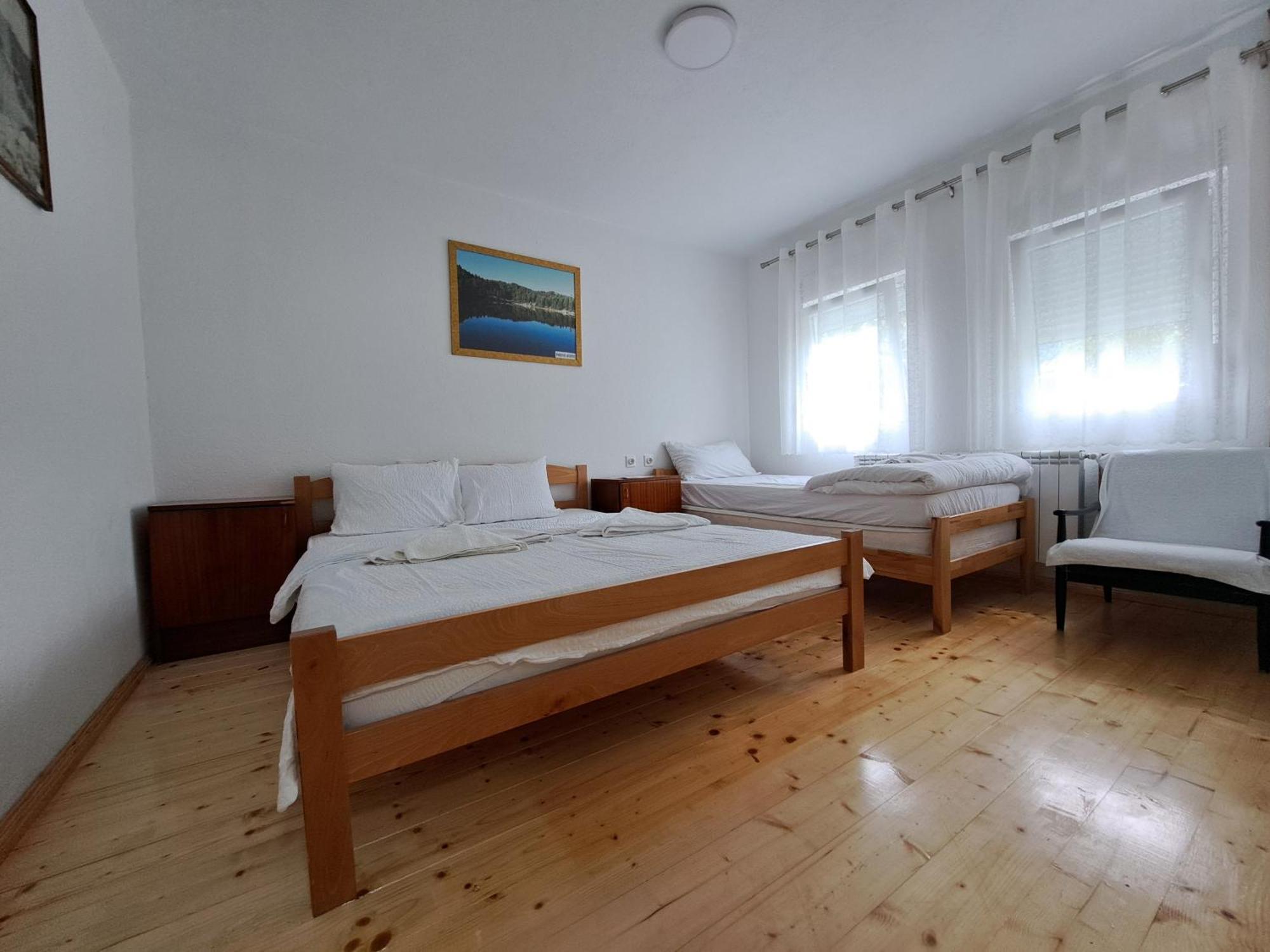 Rooms Lida & Friendly Home بلاف المظهر الخارجي الصورة