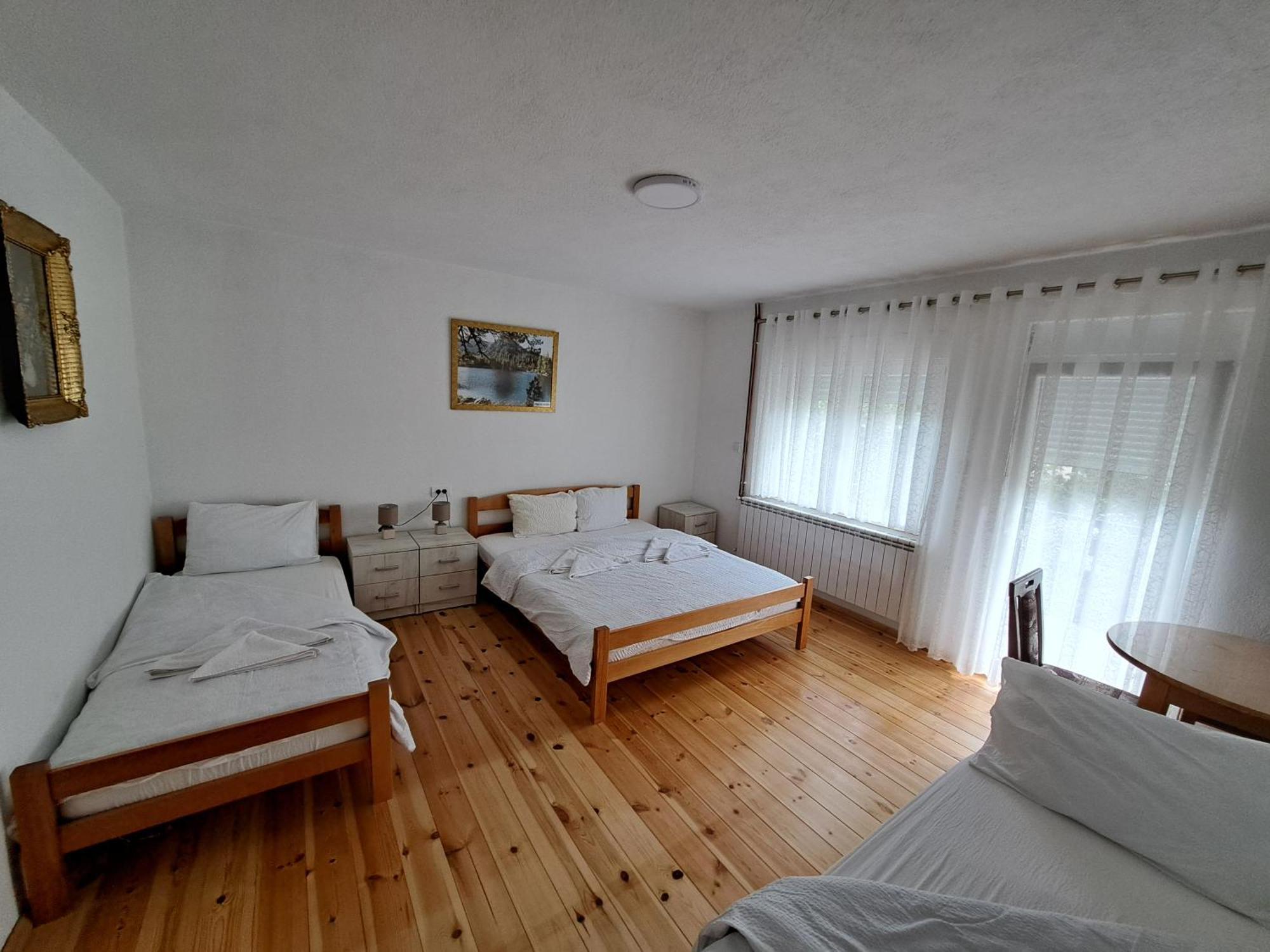 Rooms Lida & Friendly Home بلاف المظهر الخارجي الصورة